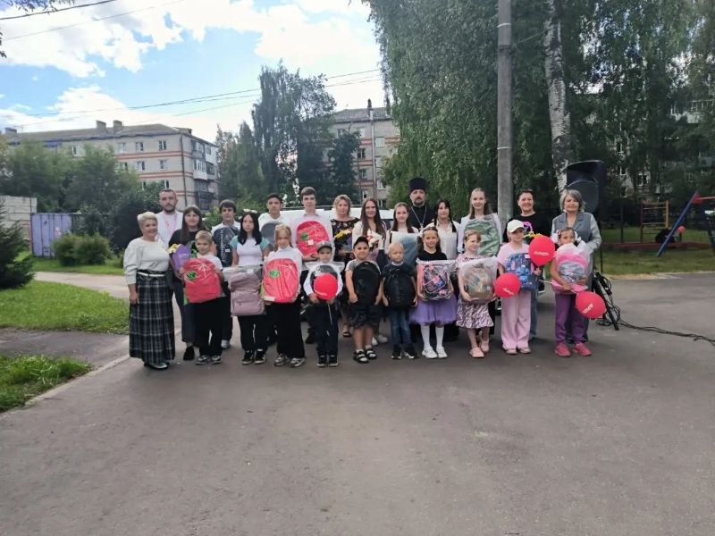 Акция «Скоро в школу» состоялась. Семейный клуб открыт.
