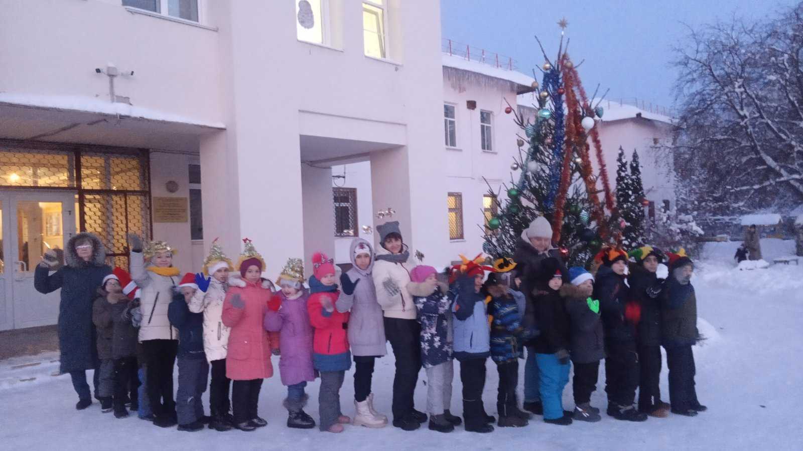 Благодарим сотрудников ВТБ за новогоднюю елку