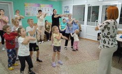 Игровая программа "Нет милее мамочки моей"