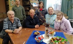 Пасхальная трапеза с творческим подходом.