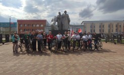 «По улицам героев»