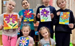 В преддверии прекрасного праздника Дня матери в Центре для ребят прошел творческий мастер-класс по изготовлению открыток "Для любимой мамочки"