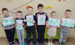 Ребята приняли участие в мастер-классе по пальчиковой живописи.