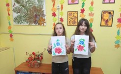 Занятие в кружке "Волшебные узоры"