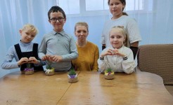 Магия творчества: флорариумы от юных талантов!