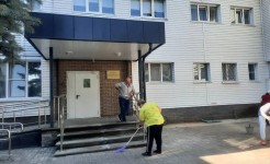 Мусор — в мешки, цветы — в землю, улыбки — на лица!