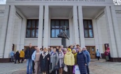 Воскресный день - лучшее время для посещения театра!