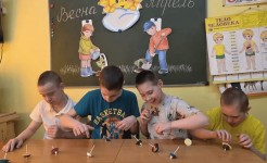 "Вторая жизнь крышечек"