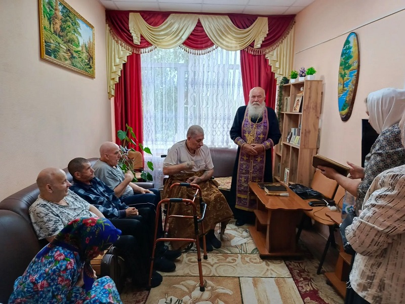 Праздничная служба с водосвятием