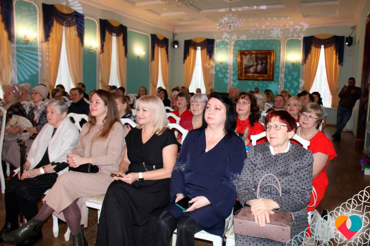 ПРАЗДНИК «РОДНЫЕ МАМИНЫ ЧЕРТЫ» ПРОШЕЛ В ГОРОДЦЕ В РАМКАХ ДНЯ МАТЕРИ