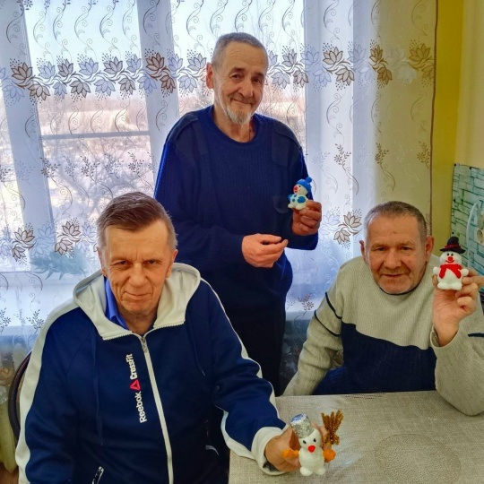 Веселые снеговички