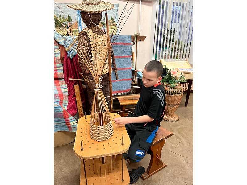 Занятия  в студии лозоплетения