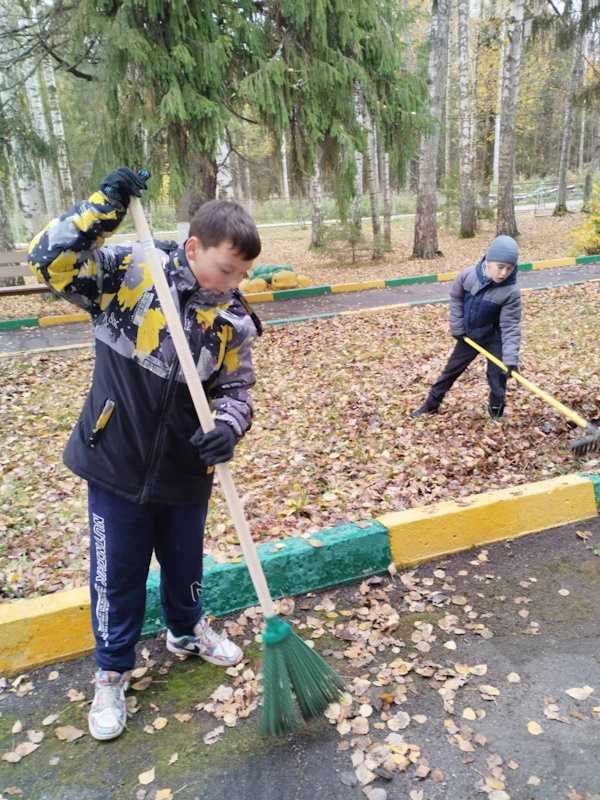 Трудовой десант в доме престарелых