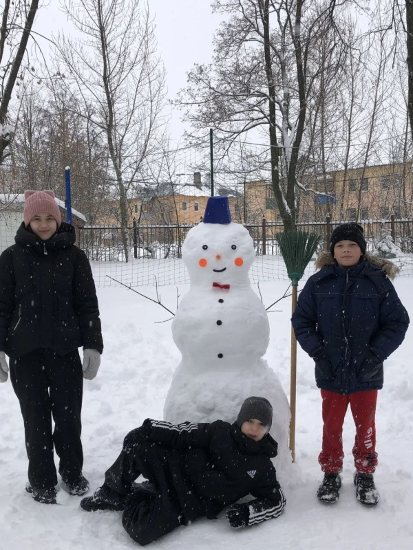 Январский снеговик