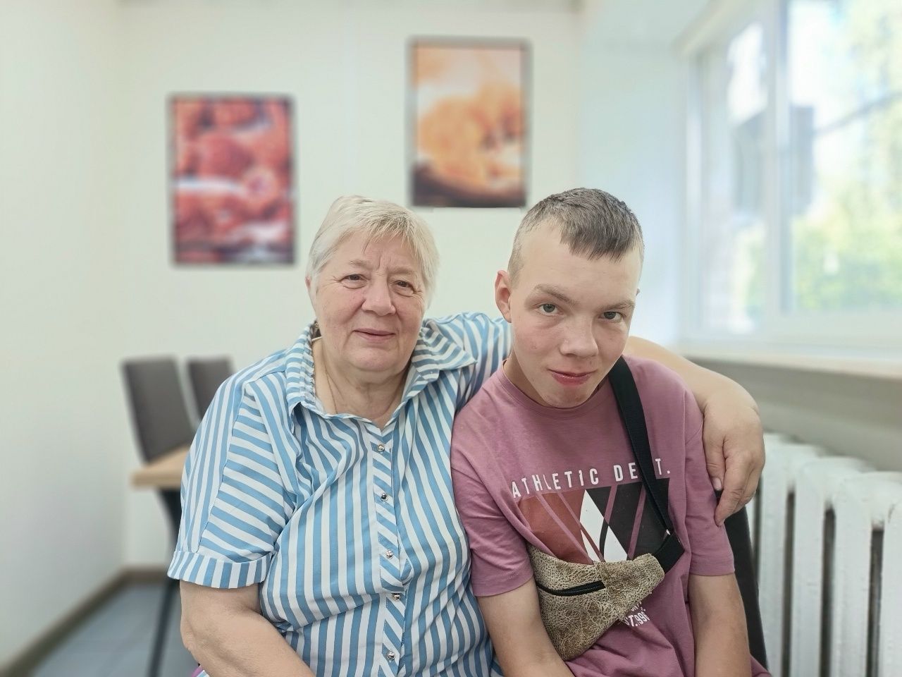 Леша встретился с любимой бабушкой