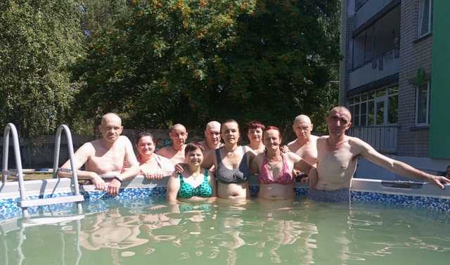 Купание в бассейне