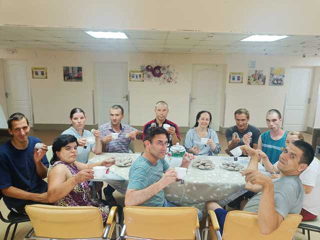 Чаепитие в кругу друзей