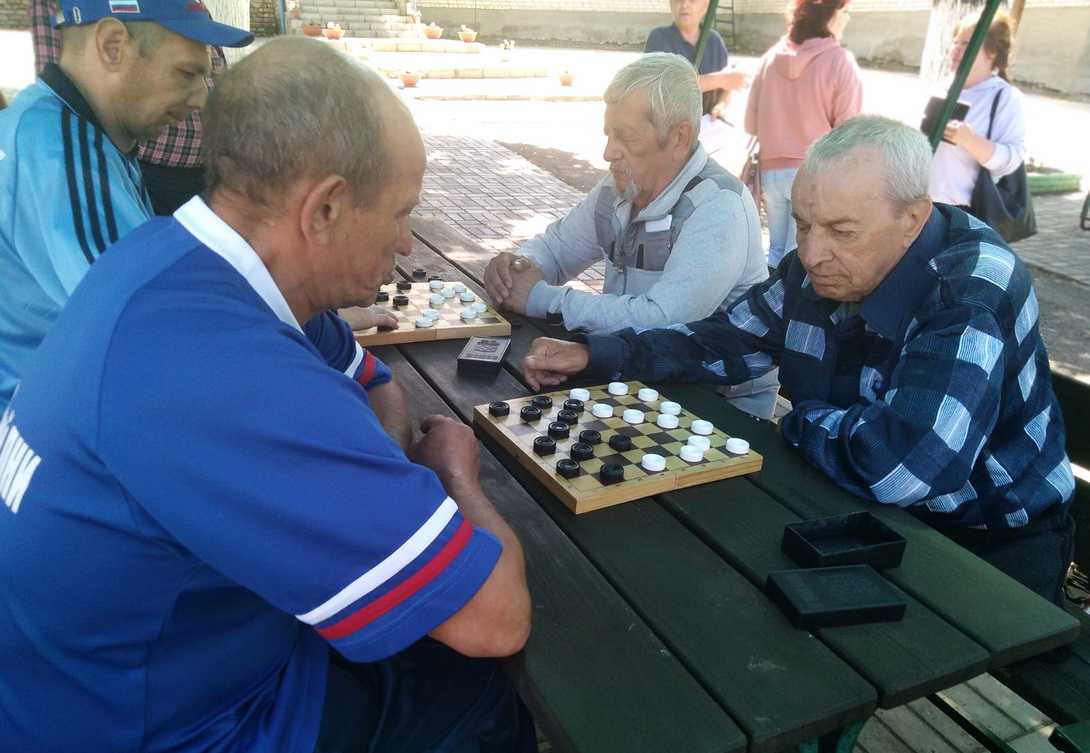 Участие в областных соревнованиях по мини-футболу и шашкам на базе Бутурлинского ПНИ
