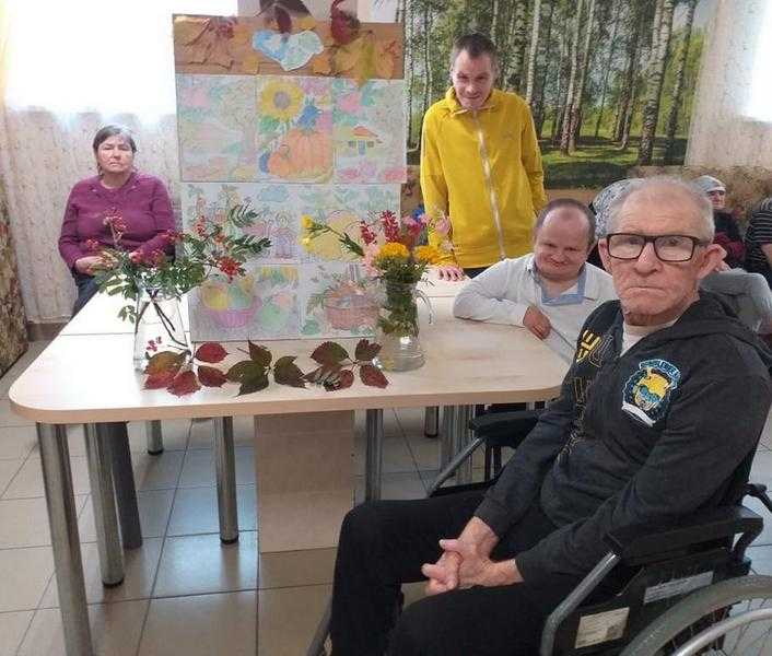 Осенняя выставка рисунков