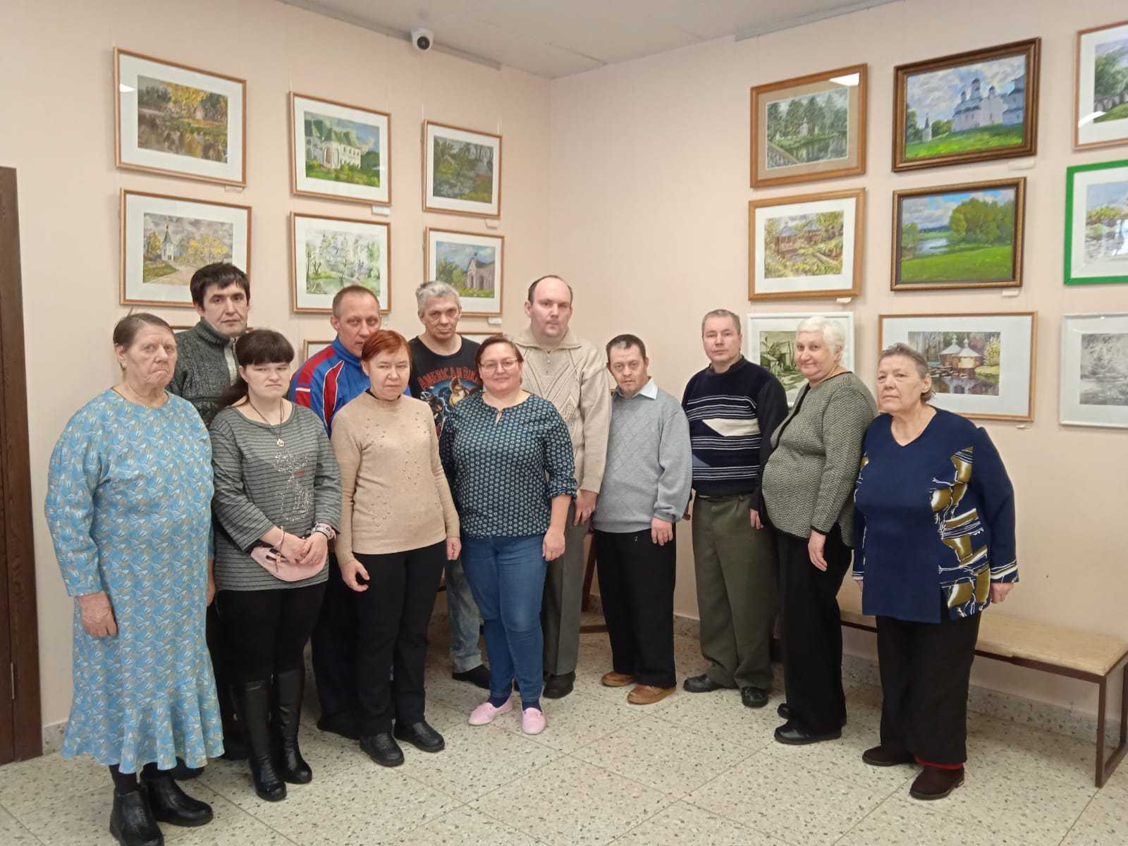 Посещение выставки «Пленэрные маршруты «Картины родной стороны»