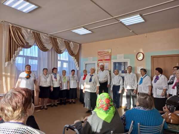 Праздничный концерт Первомайского народного хора ветеранов