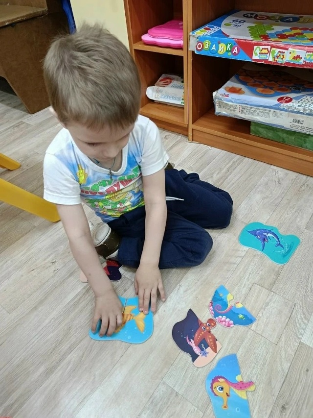 Развивающие игры по любимой теме могут увлекать ребенка на самостоятельную деятельность.