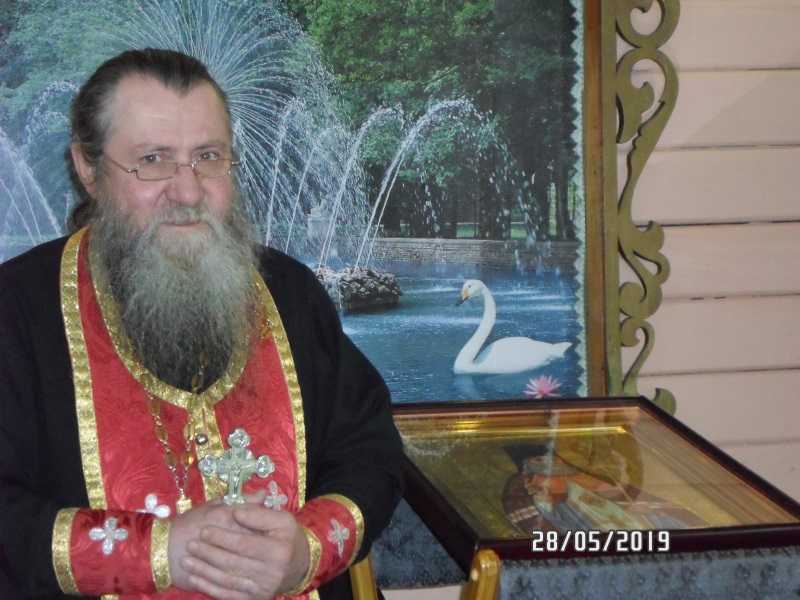 В Сявский дом-интернат привезли икону святого Луки Крымского с частичкою мощей