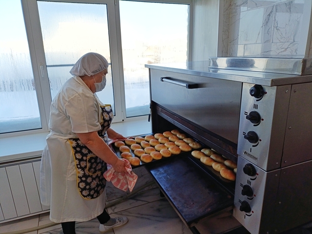 Что может быть вкуснее свежеиспечённых пирожков? Только те, которые приготовлены с любовью!