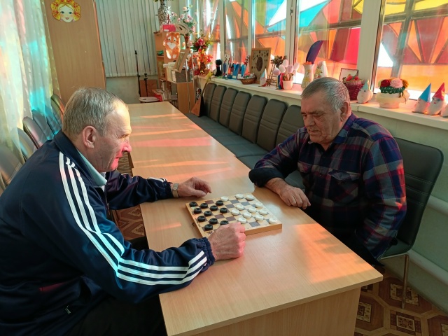 «Шашки»