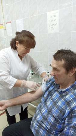 «Прививка от гриппа: забота о здоровье пожилых людей»