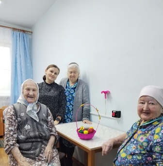 Тепло рук и светлый праздник.