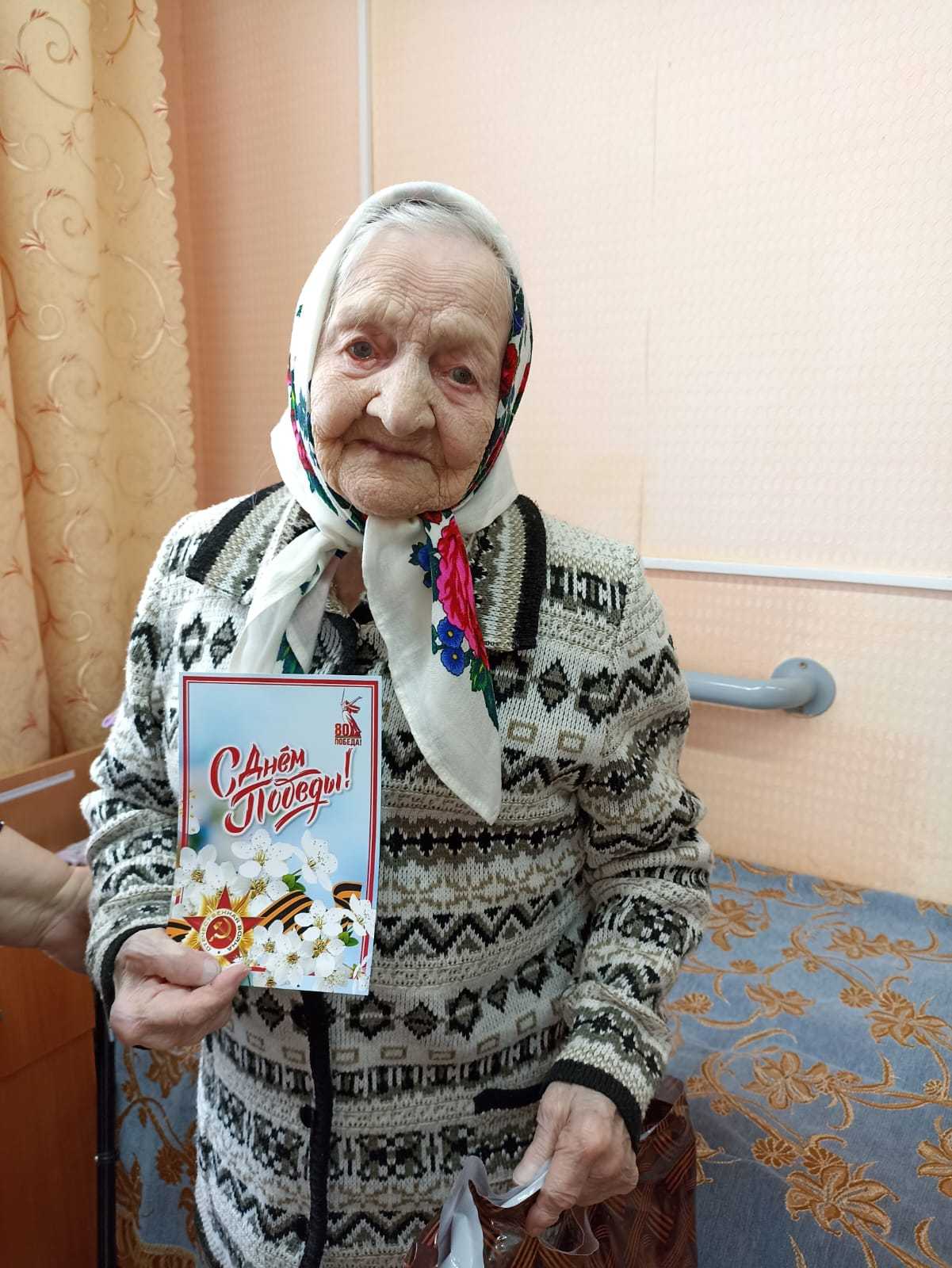 Вручение поздравительных писем к 80-летию Великой Победы.