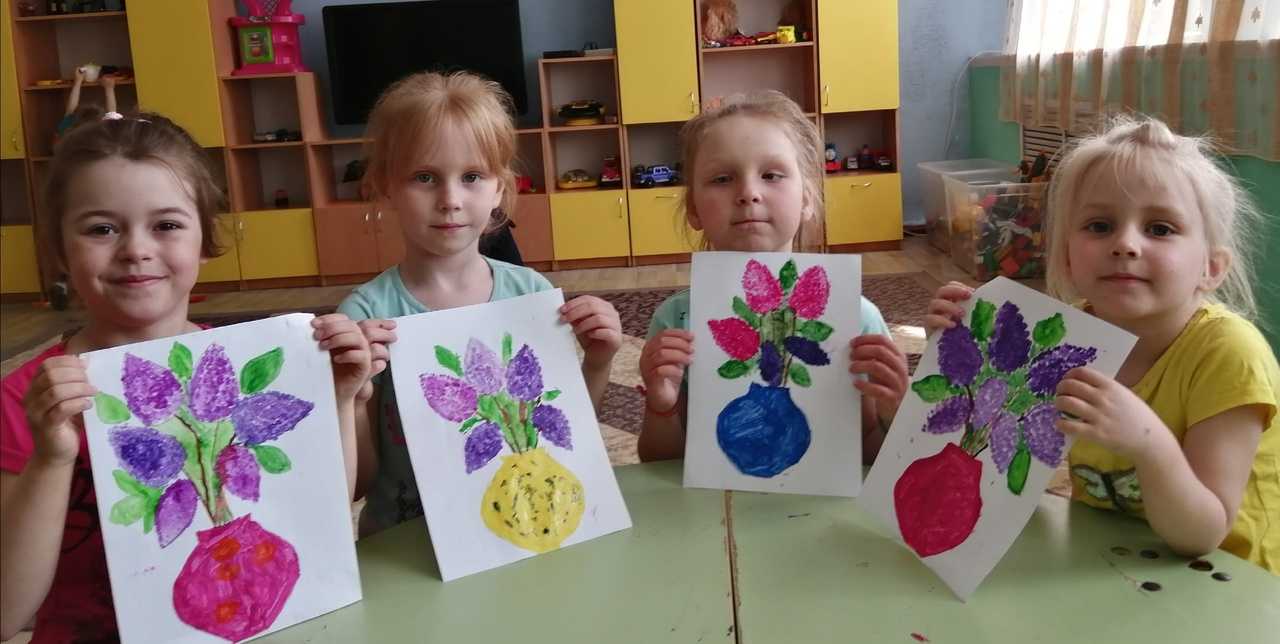 Занятие с дошкольниками «Букет сирени» с использованием нетрадиционной техники рисования — ватными палочками.