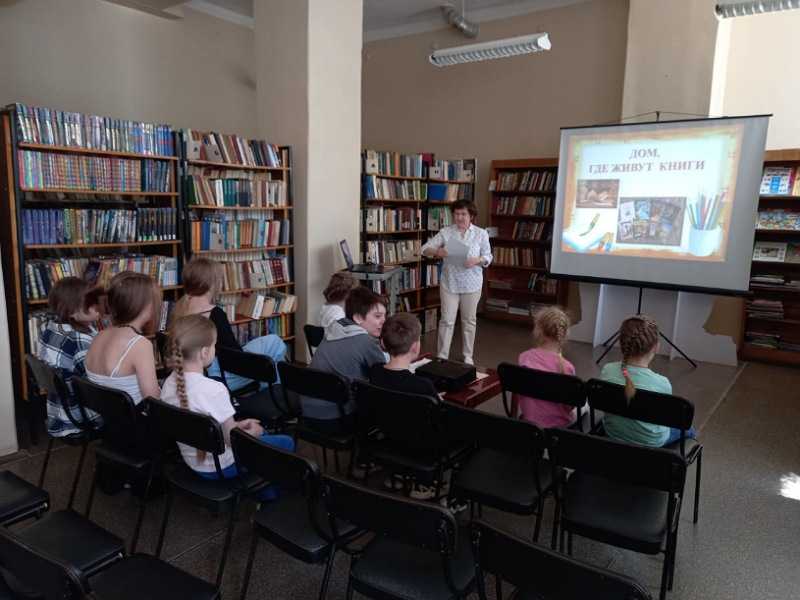 Сегодня ребята вновь посетили Дзержинскую библиотеку А.П. Чехова