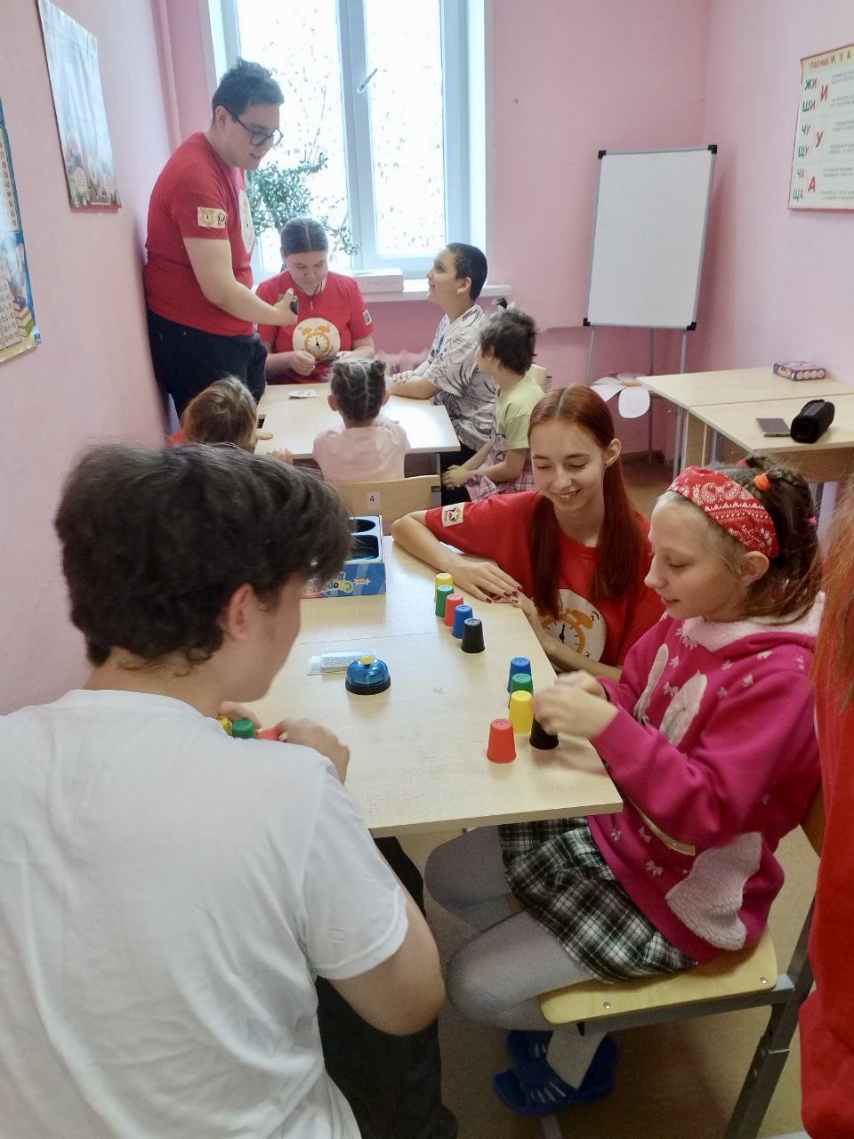 В минувшее воскресенье наш Центр с радостью принимал гостей – талантливых и энергичных волонтеров из объединения Будильник