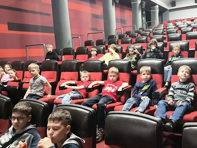 Какой же чудесный день подарил вчерашний поход в кино нашим ребятам!