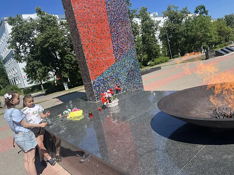 Наши ребята отправились в экскурсию «Вечный огонь - мост между прошлым и будущим»