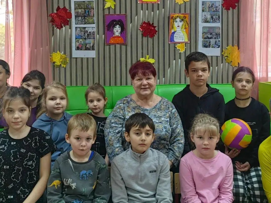 С самого утра ребята с нетерпением ждали встречи с волонтёрами.