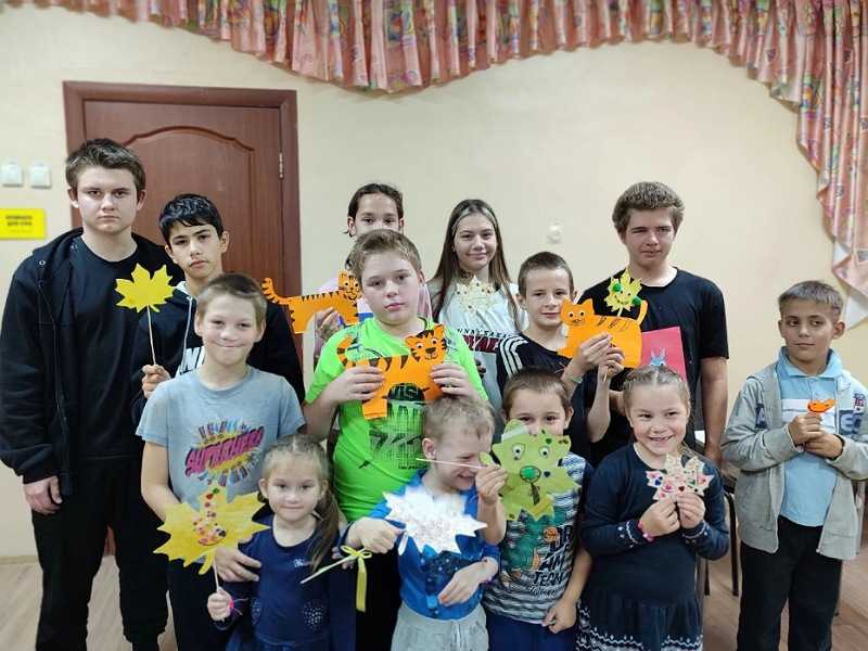 Группа волонтёров из объединения «Будильник» проводила  мастер-классы для детей
