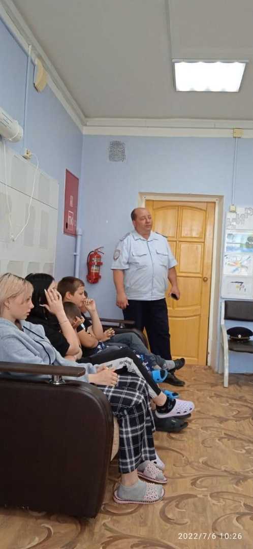 Ребят в лагере посетил начальник ГАИ Деричев Ю.В. 
