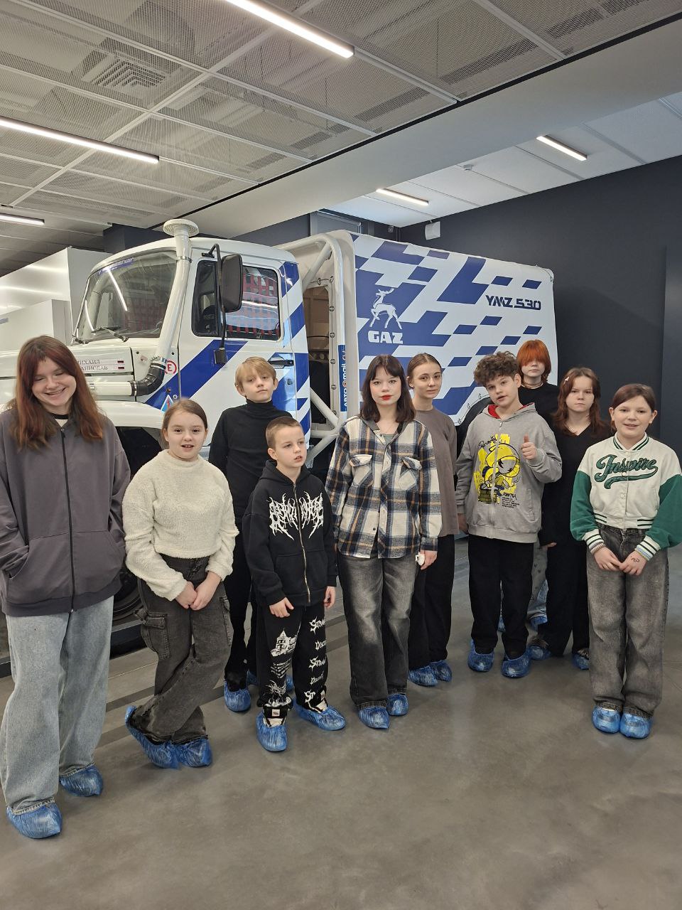 Путешествие в мир автомобилей: как наши дети покоряли ГАЗ! 