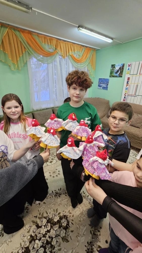 Солнышко в руках: мастерим «Куклу-Хороводницу»!