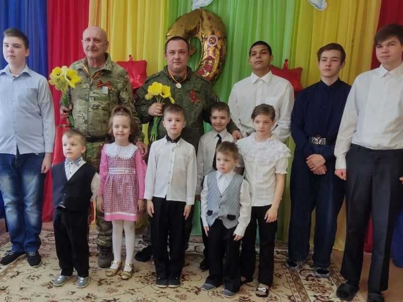 «Слышишь, Россия! Своих не бросаем»
