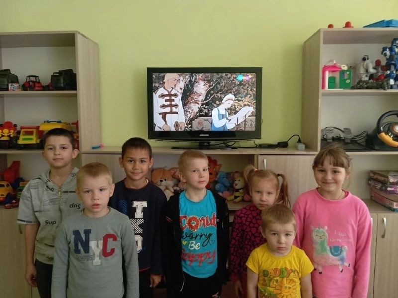 «Ребята, кто такой Александр Сергеевич Пушкин? Почему его называют «солнце русской поэзии?»