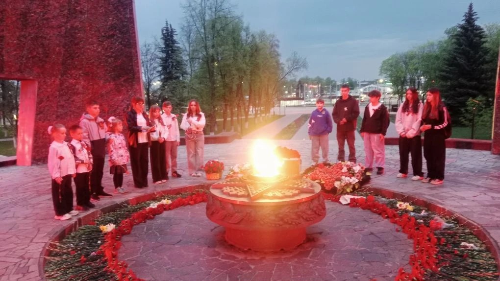 Воспитанники возложили цветы к Вечному огню