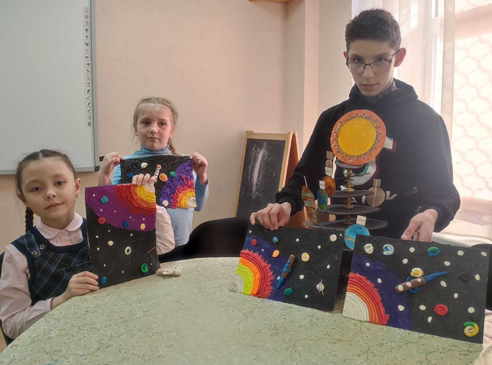В отделении социальной помощи семье и детям прошли интеграционные занятия, посвященные Дню Космонавтики
