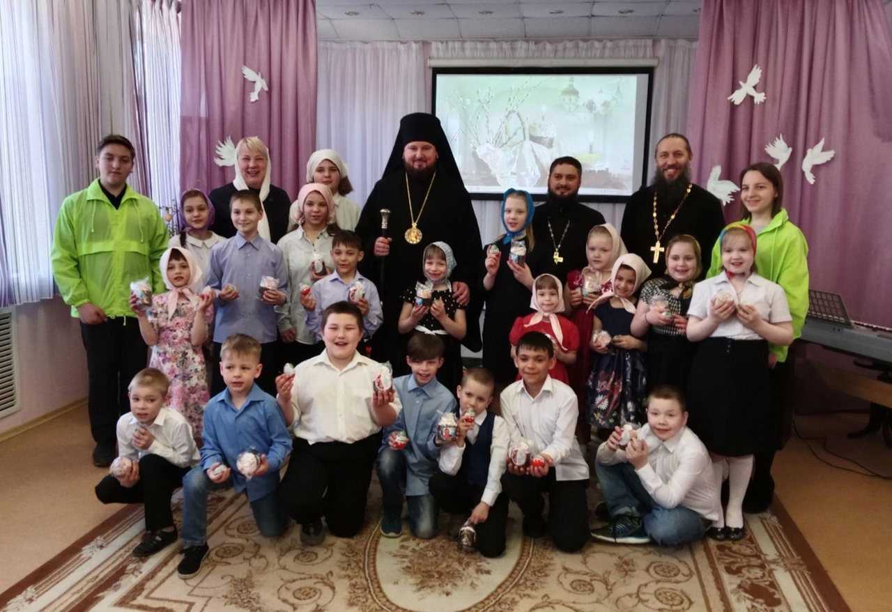 Накануне праздника Пасха мы принимали в гостях епископа Филарета Дальнеконстантиновского