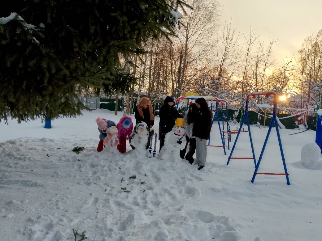 ДЕНЬ СНЕГА И СНЕГОВИКА