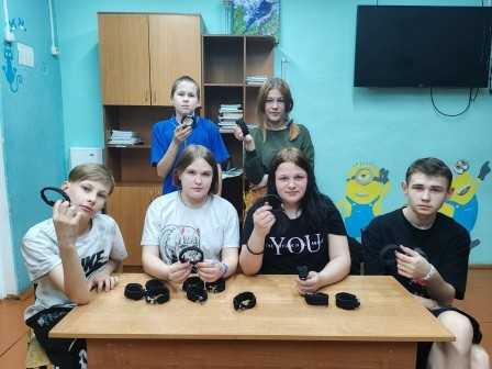 «Браслеты выживания для СВОих»