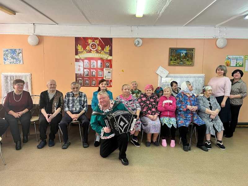 Творческая встреча с гармонистом золотой десятки России Навалихиным И.В.